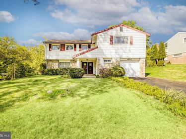 1517 THORNBERRY ROAD, WYNCOTE, PA 19095