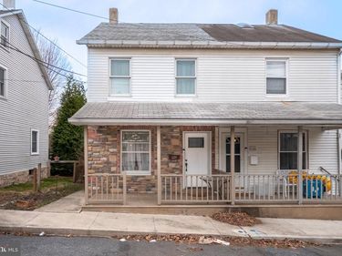 1124 FURNACE STREET, HELLERTOWN, PA 18055