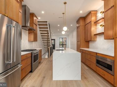 2368 E NORRIS STREET, PHILADELPHIA, PA 19125