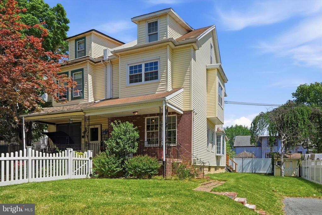 4621 Linden Avenue, Philadelphia, PA 19114 Main Photo