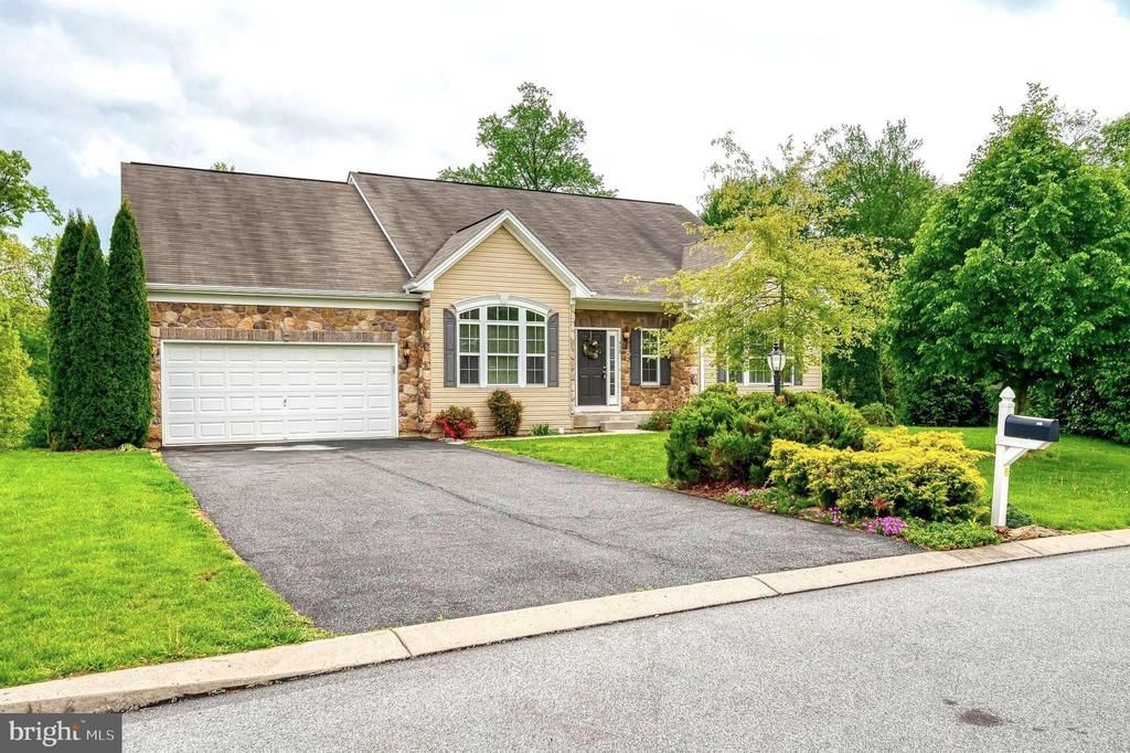410 MISTY HILL DRIVE, DELTA, PA 17314