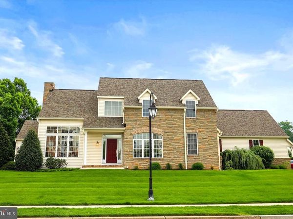 1101 TURNBERRY LANE, YORK, PA 17403