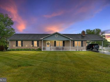 106 ESSEX CIRCLE, STEPHENS CITY, VA 22655