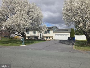 132 NIGHTINGALE AVENUE, STEPHENS CITY, VA 22655