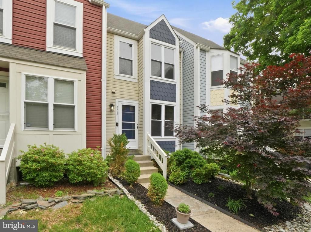5907 Sir Cambridge Way, Alexandria, VA 22315 Main Photo