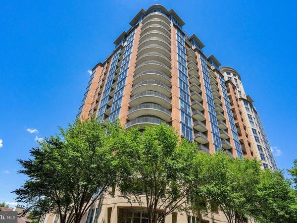 8220 CRESTWOOD HEIGHTS, Unit 1517, TYSONS, VA 22102