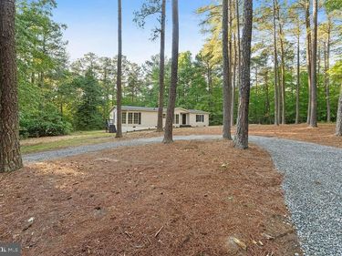 1109 EASTHAM ROAD, BUMPASS, VA 23024