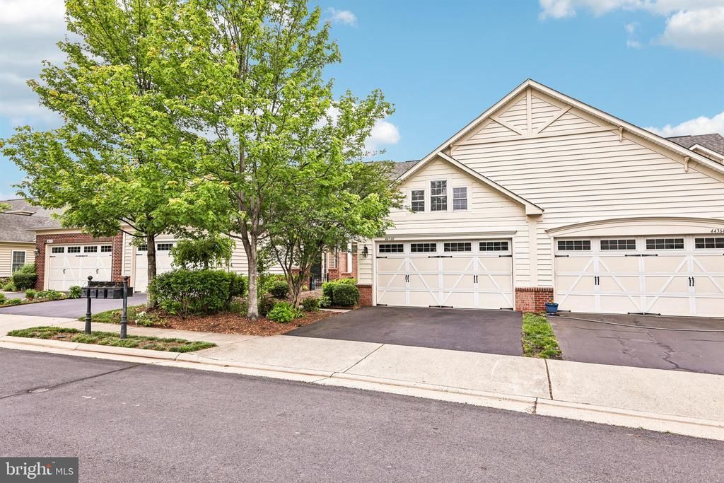 44360 Sunset Maple Drive, Ashburn, VA 20147 Main Photo