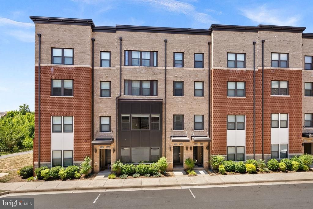 20567 Milbridge Terrace, Ashburn, VA 20147 Main Photo