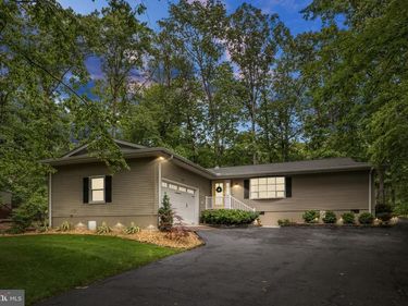 208 SAND TRAP LANE, LOCUST GROVE, VA 22508