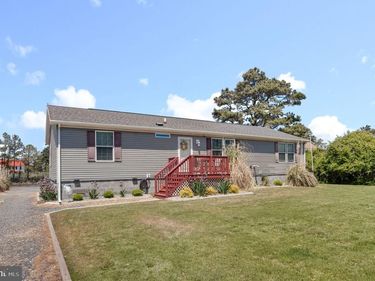 5245 MAIN STREET, CHINCOTEAGUE ISLAND, VA 23336