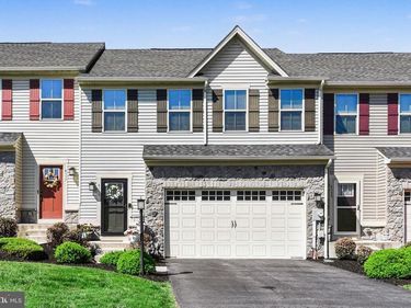 4335 SECRETARIAT STREET, HARRISBURG, PA 17112