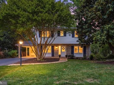 312 BROADLEAF, VIENNA, VA 22180