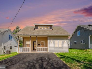 1017 CHAMBERS STREET, HARRISBURG, PA 17113