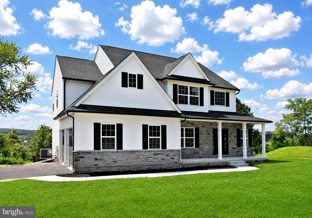 208 SCHWENK ROAD, PERKIOMENVILLE, PA 18074