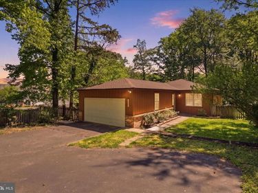 18507 AMIDON AVENUE, TRIANGLE, VA 22172