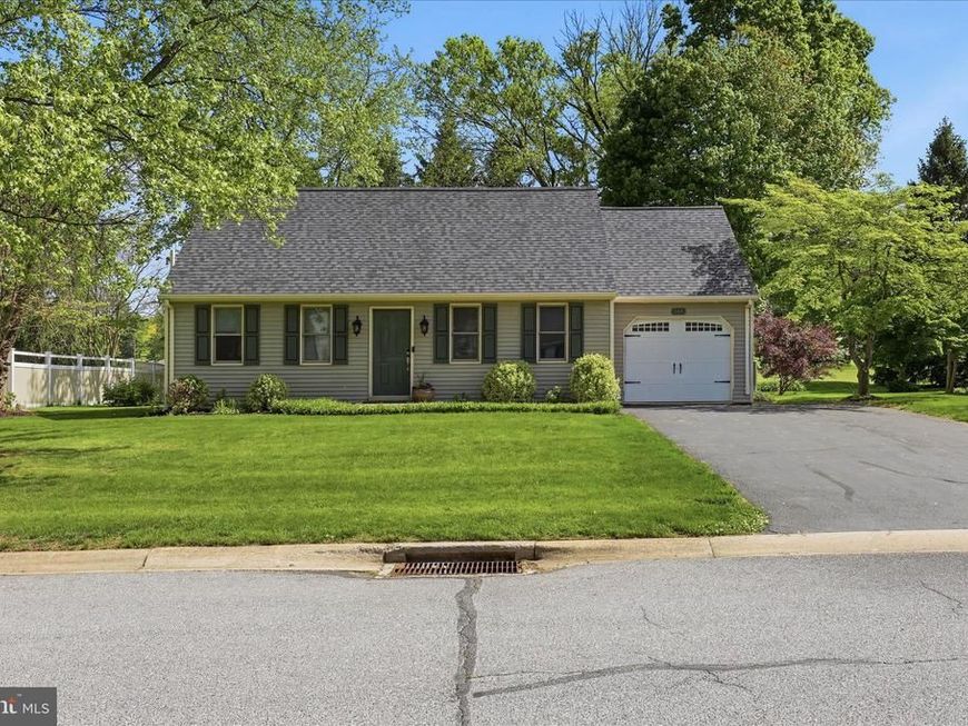 916 Indian Springs Drive, Lancaster, PA 17601 Main Photo