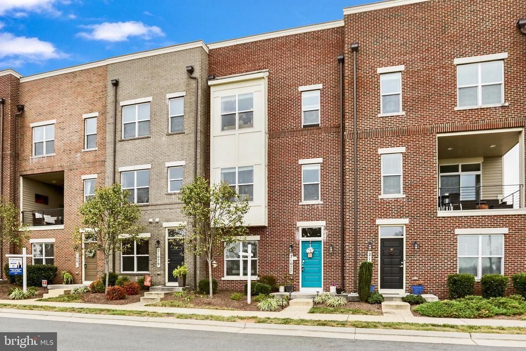 21077 Ashburn Heights Drive, Ashburn, VA 20148 Main Photo