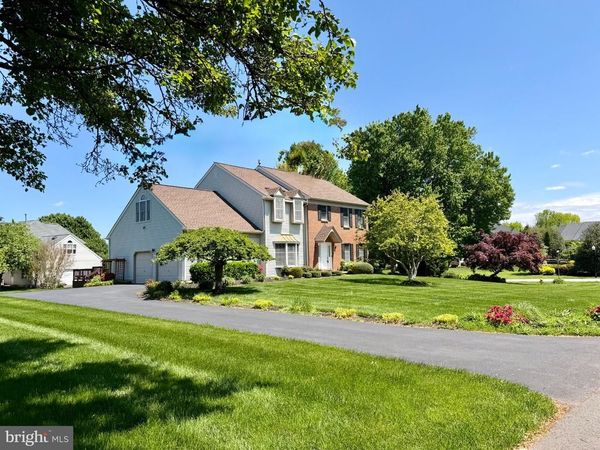 8 BAYBERRY CLOSE, NEWARK, DE 19711