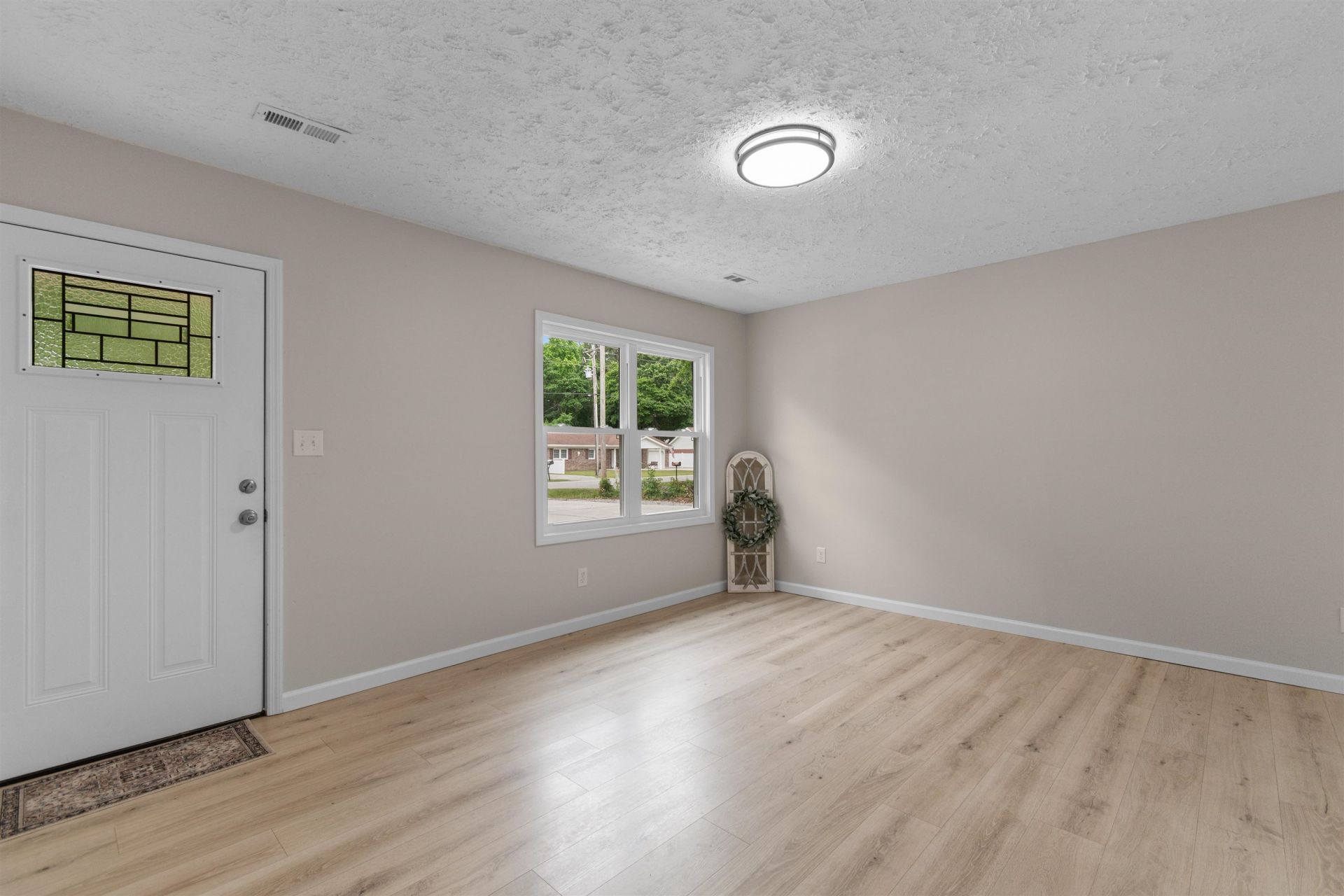 5620 Rosewood Dr.  Photo 4