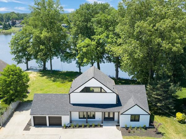 55981 Riverdale Drive, Elkhart, IN 46514