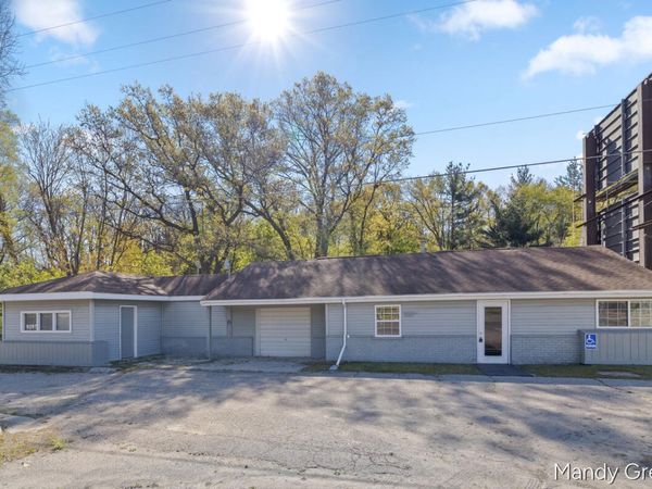 9297 SW Greenville Road, Greenville, MI 48838