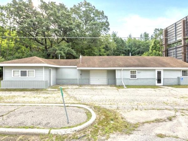9297 SW Greenville Road, Greenville, MI 48838