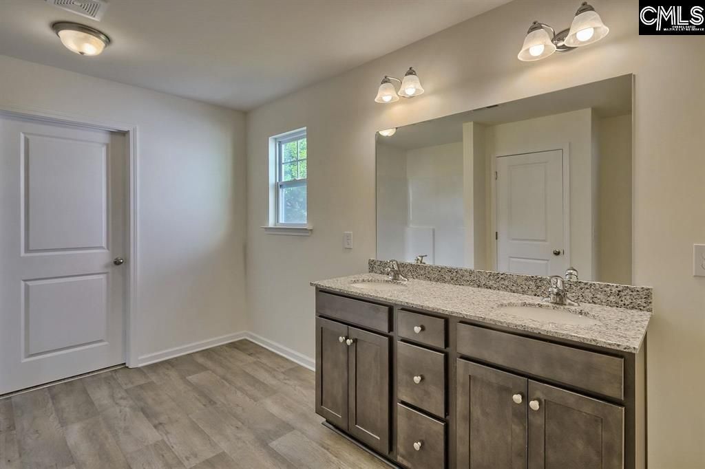 163 Savannah Woods Road Photo 8
