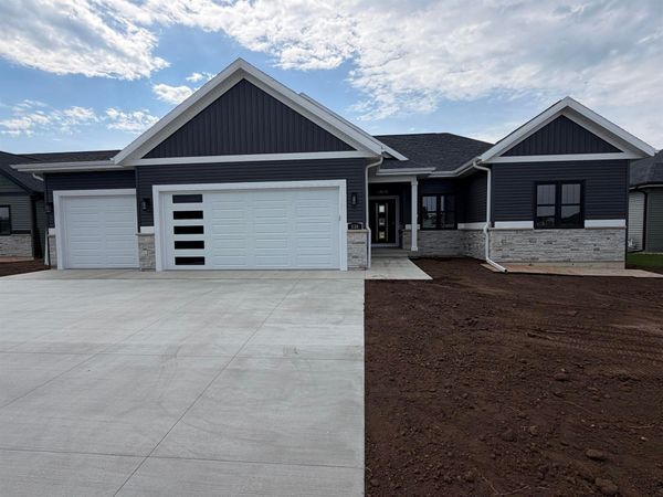 236 Falcon Court, Sauk City, WI 53583