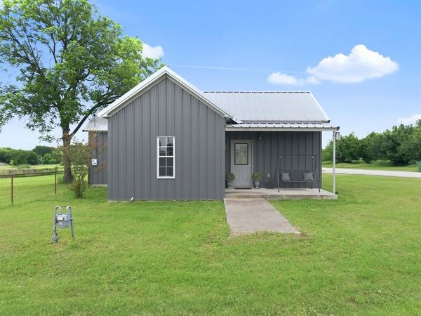 119 Avenue A, Walnut Springs, TX 76690