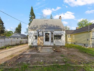 3713 Lowcroft Avenue, Lansing, Mi 48910