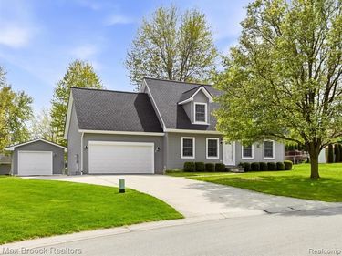 1561 S Delano Street, St. Clair, MI 48079
