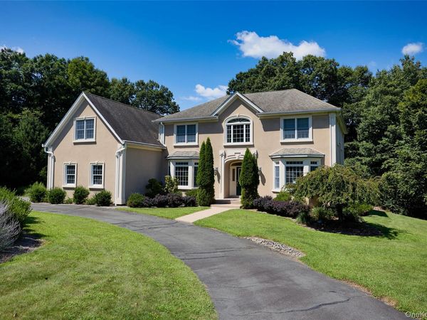 28 Heritage Court, Tuxedo Park, NY 10987