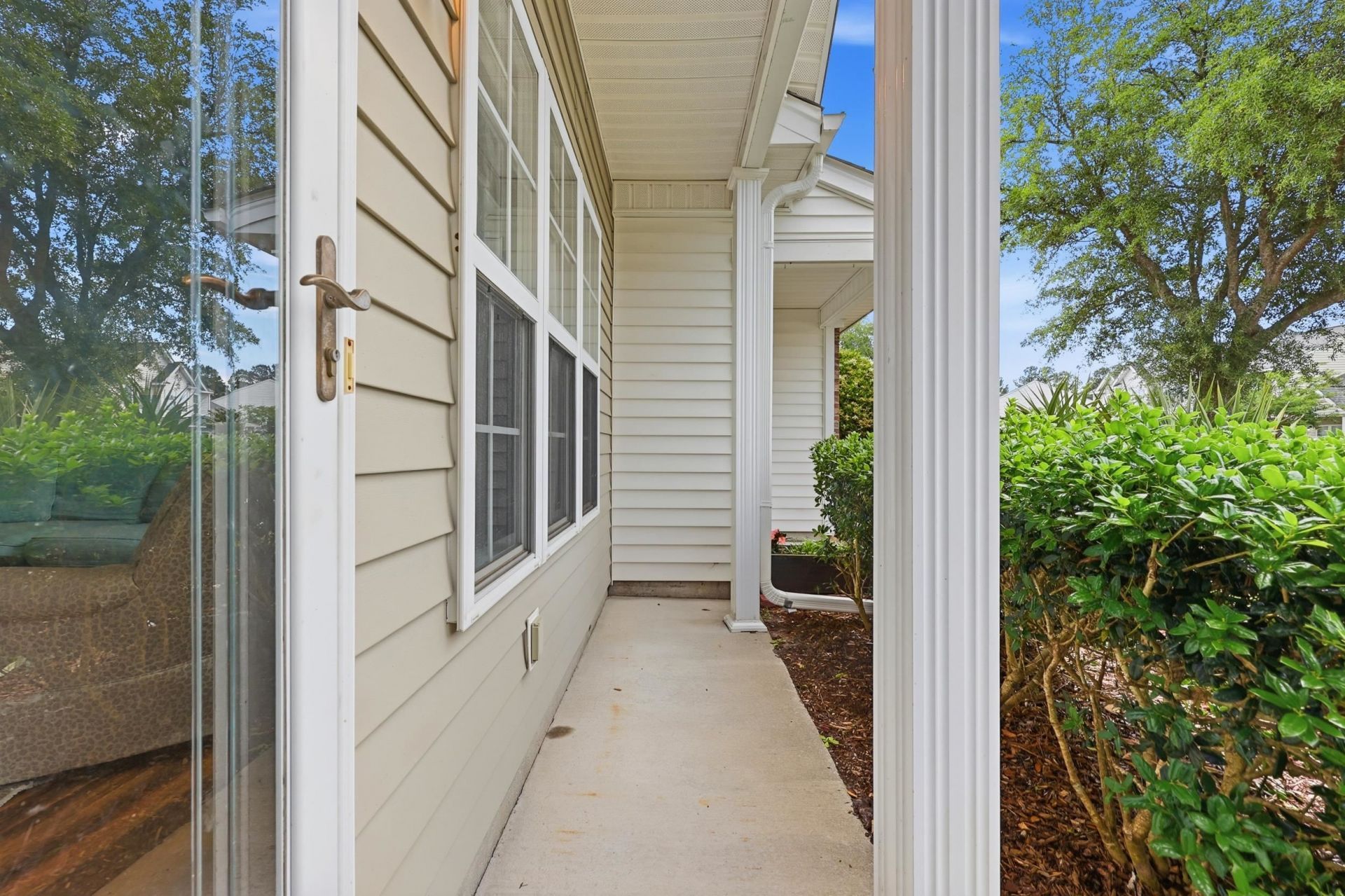 635 Wilshire Ln. Photo 4