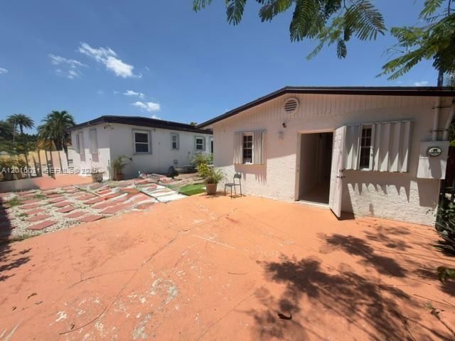 6801 SW 27th St , Miami, FL 33155 Photo
