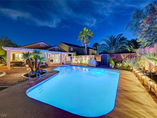 8532 Hidden Pines Avenue , Las Vegas, NV 89143