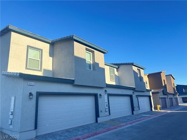 9918 Saffron Hills Street, Las Vegas, NV 89141