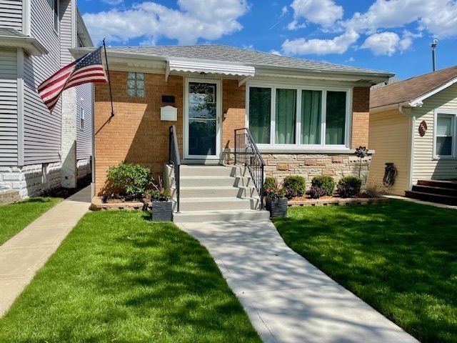 5511 N Neenah Avenue, Chicago, IL 60656 Main Photo