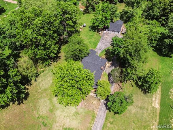 12420 Bellefontaine Road, St Louis, MO 63138