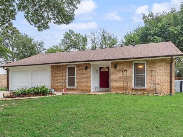 809 Buffalo Drive, Arlington, TX 76013