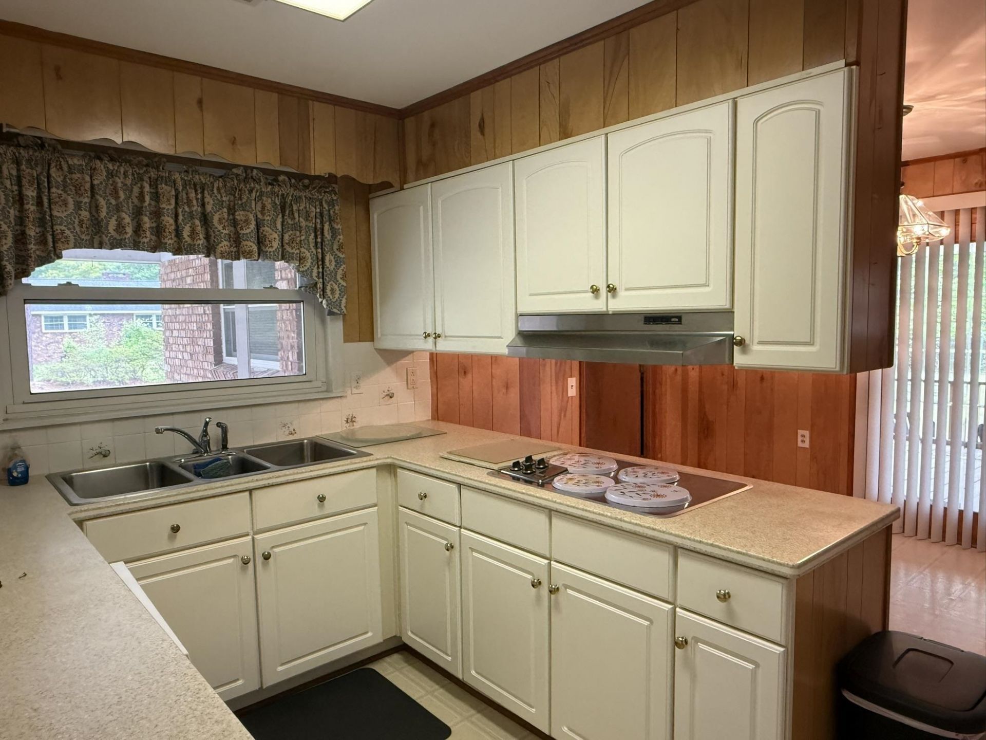 1109 Lucas St.  Photo 4