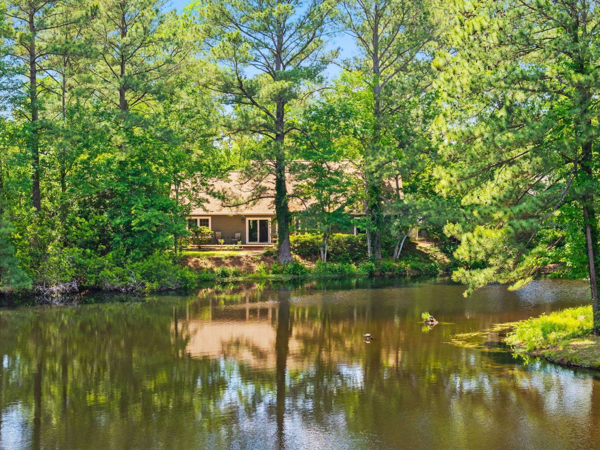 2490 Glen Dr.  Photo 13