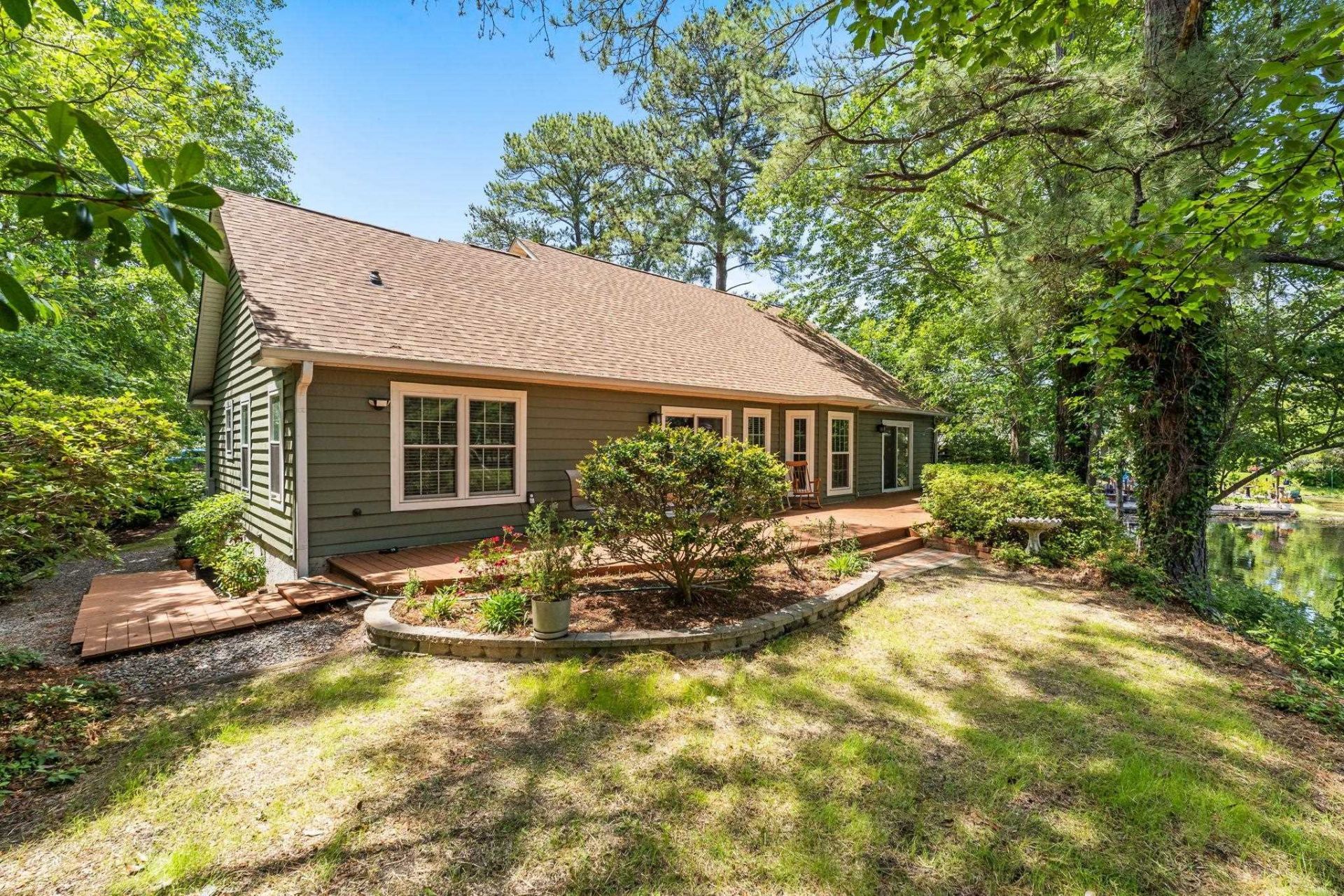 2490 Glen Dr.  Photo 14