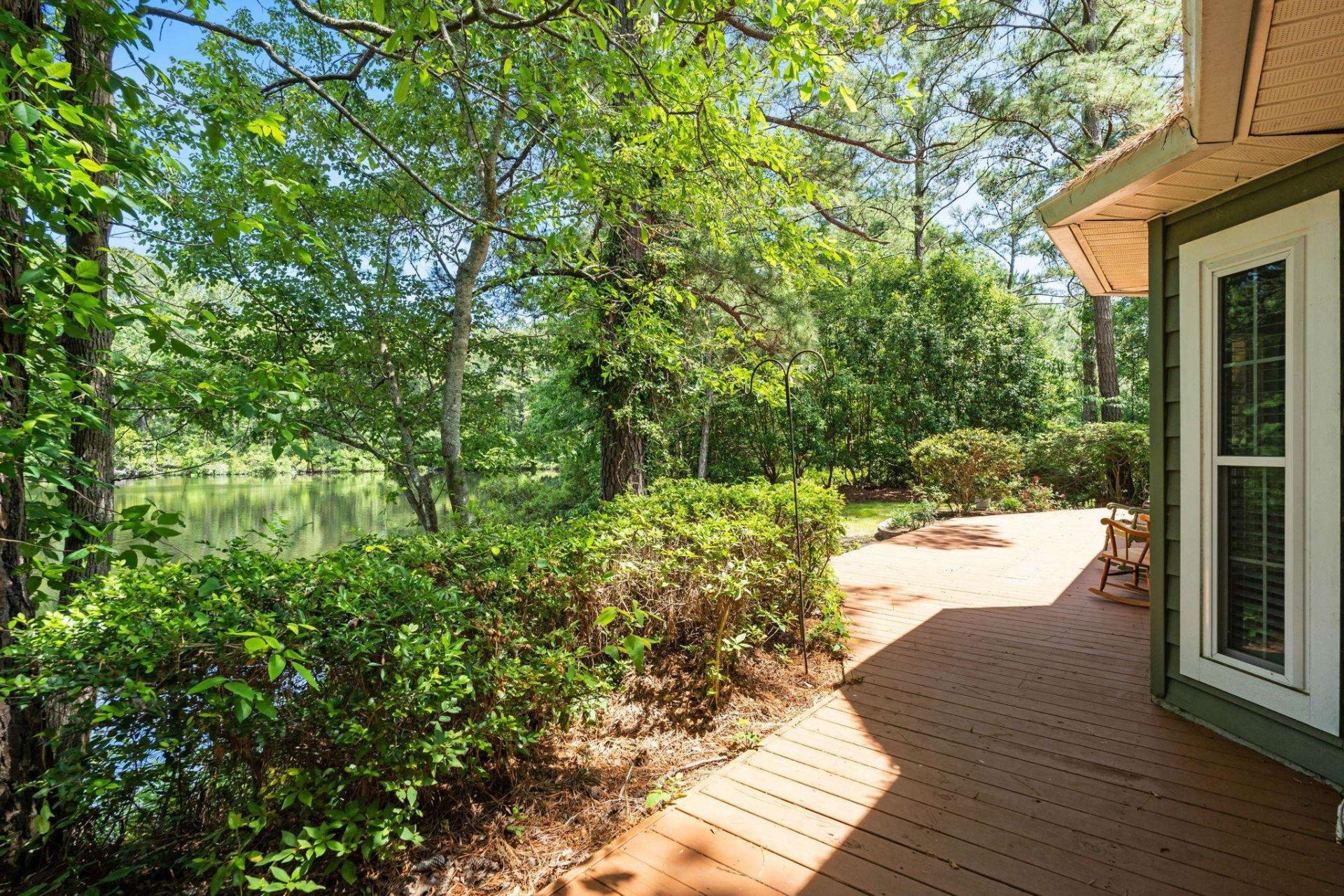 2490 Glen Dr.  Photo 15