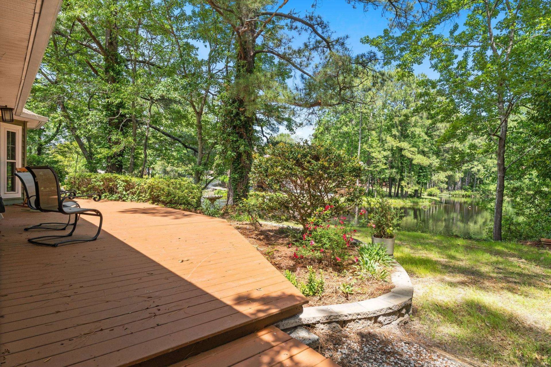 2490 Glen Dr.  Photo 16