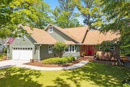 2490 Glen Dr.  photo 4