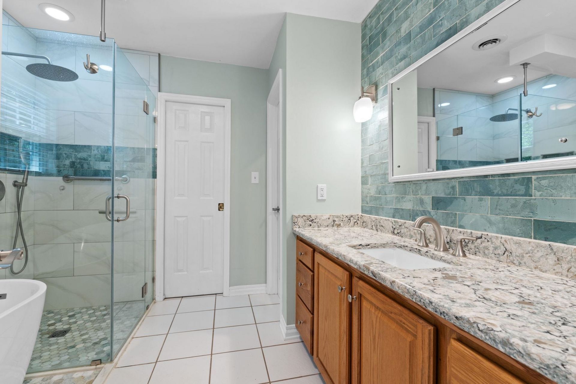 2490 Glen Dr.  Photo 36