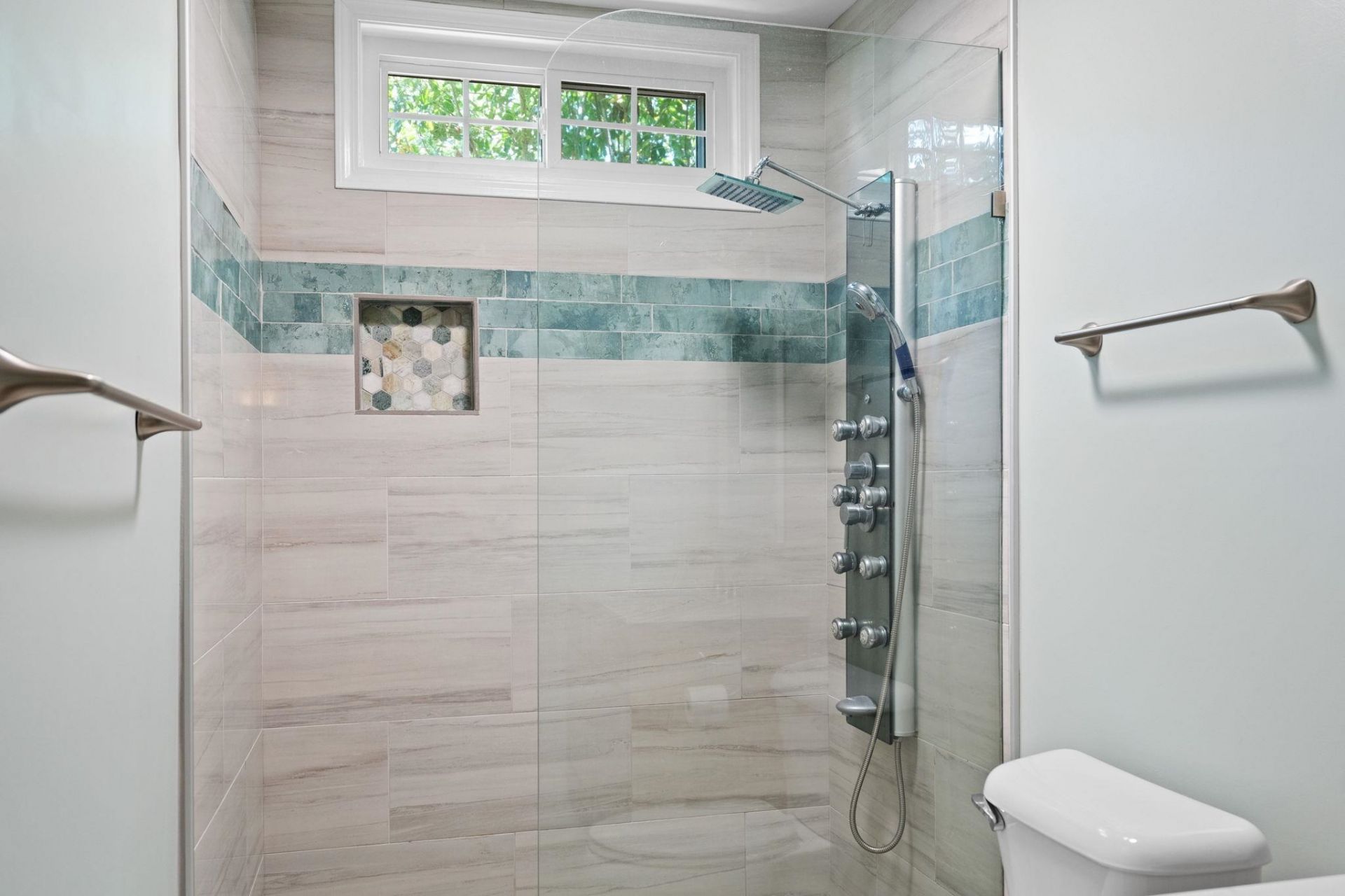 2490 Glen Dr.  Photo 42