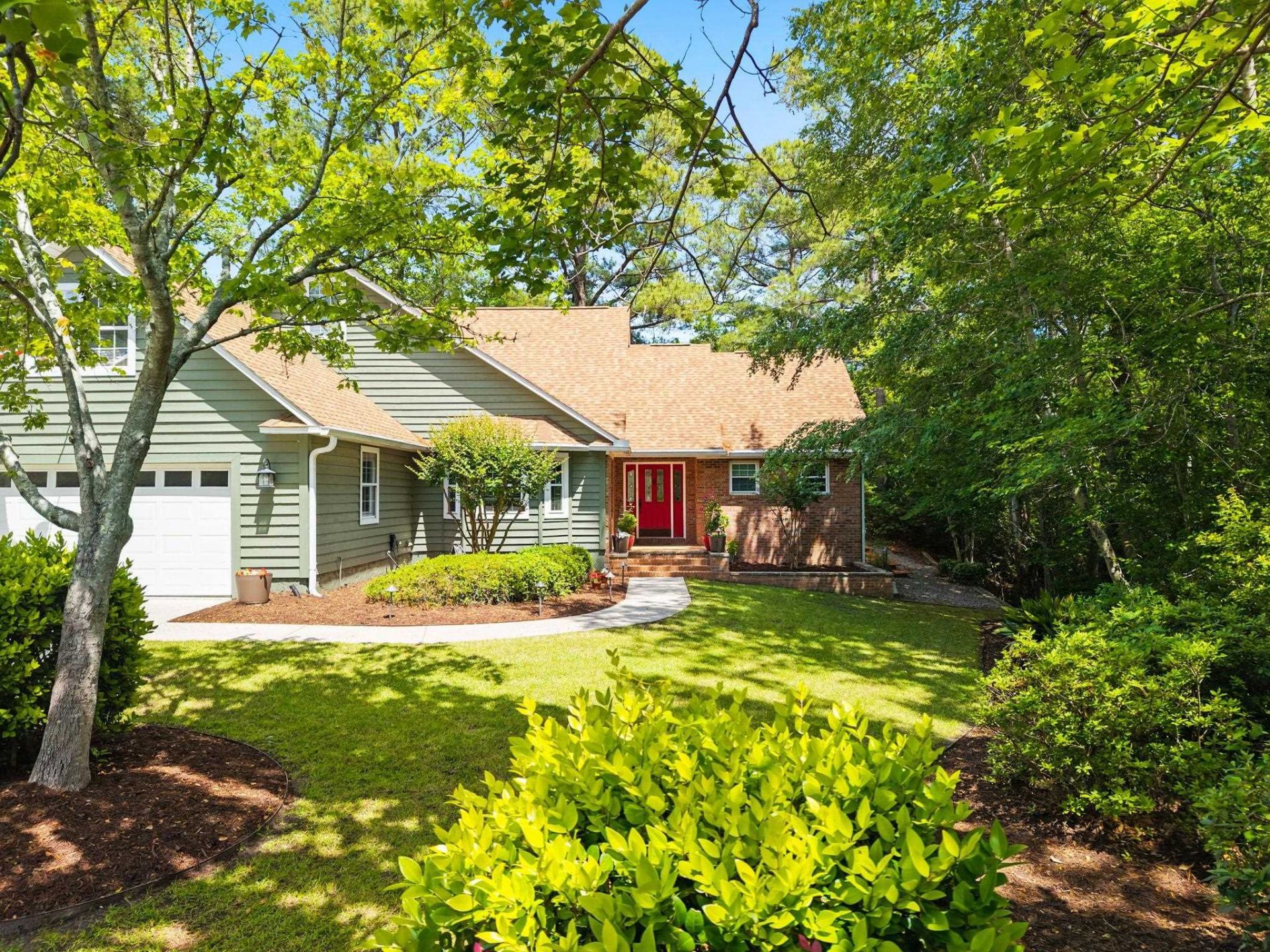 2490 Glen Dr.  Photo 5