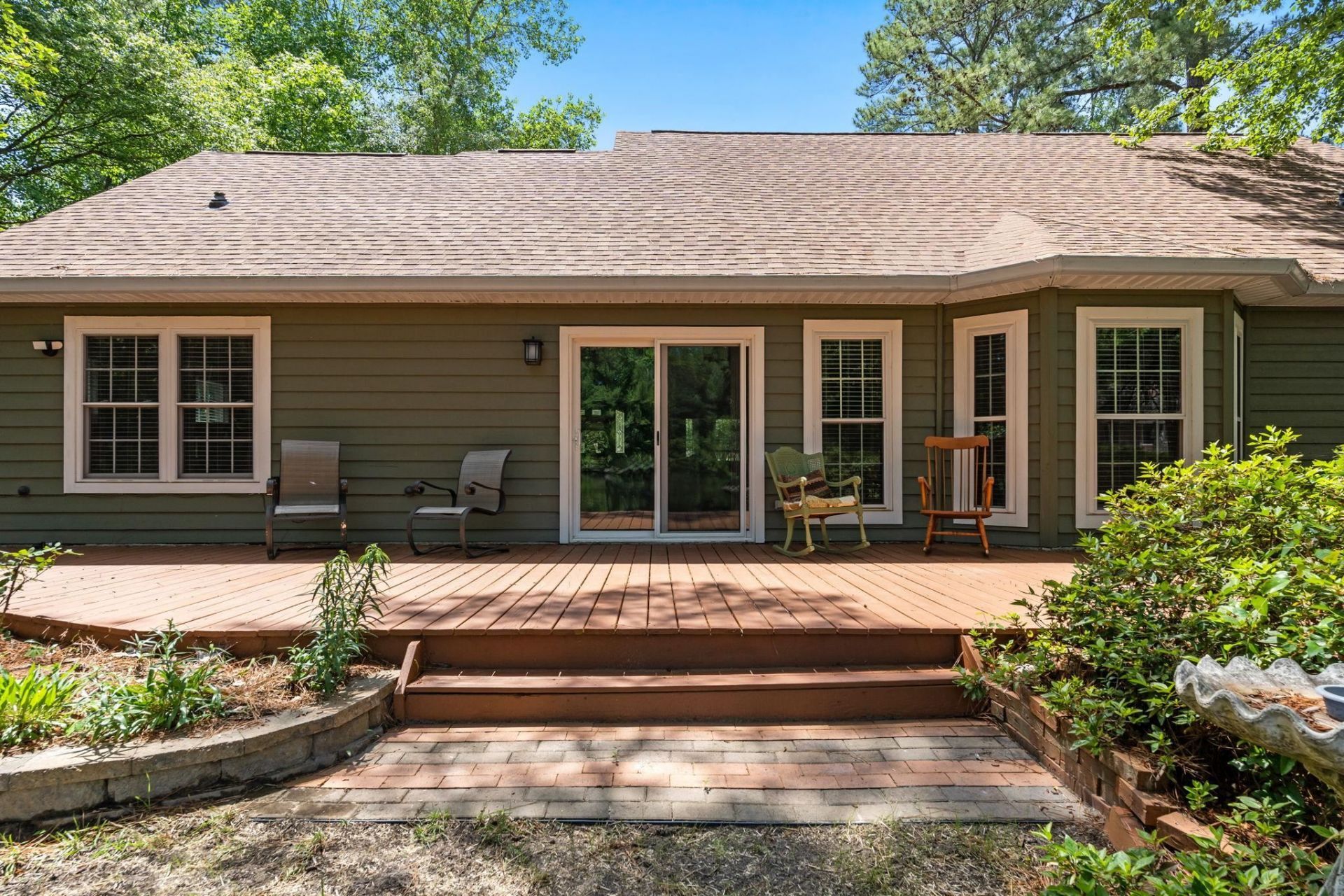 2490 Glen Dr.  Photo 8